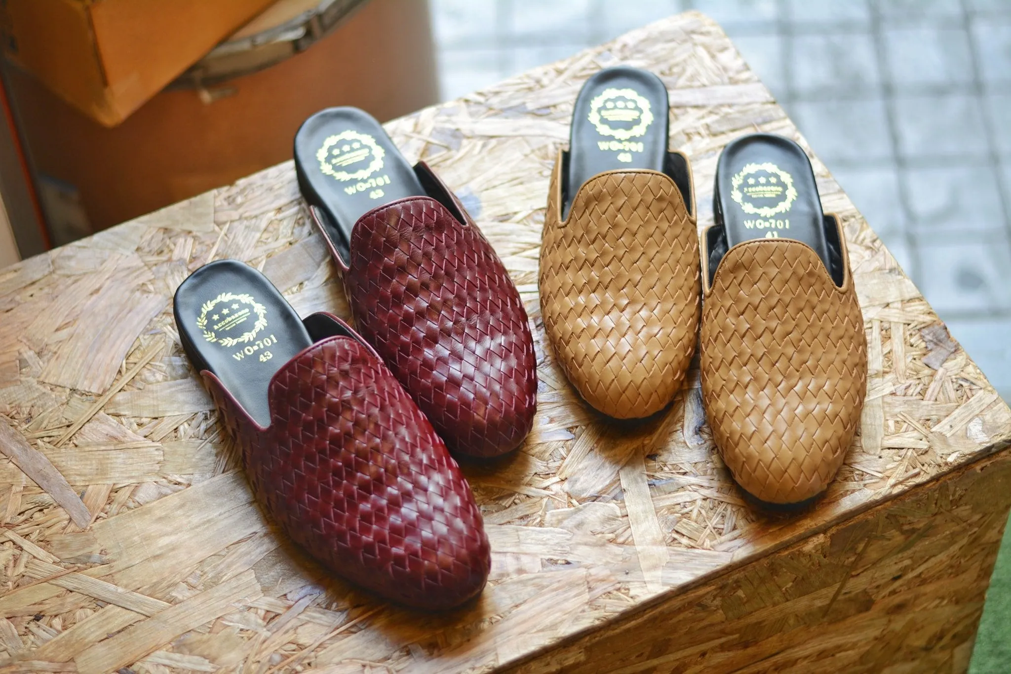 701-3 Woven Slipper Dark Brown