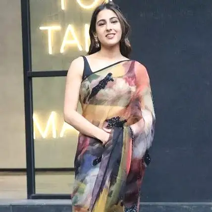 Bollywood Celebrity Sara Ali Khan inspired New Outstanding Jimmy Organza Silk Saree -BANDE001SAK<br data-mce-fragment=1>