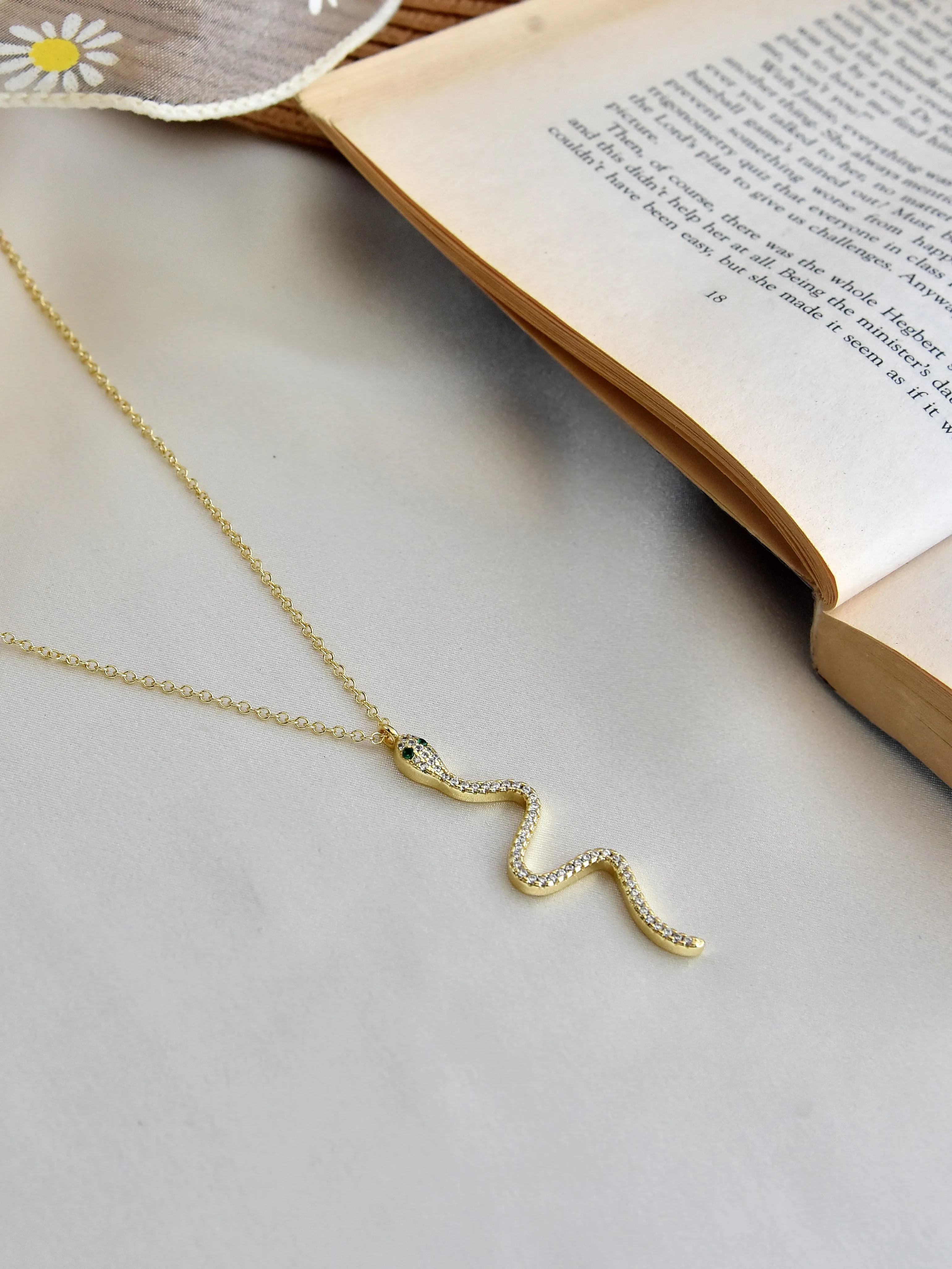 Classic Serpentine Necklace